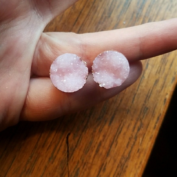 NWOT Light Pink Gold Plated Druzy Studs - Picture 7 of 8